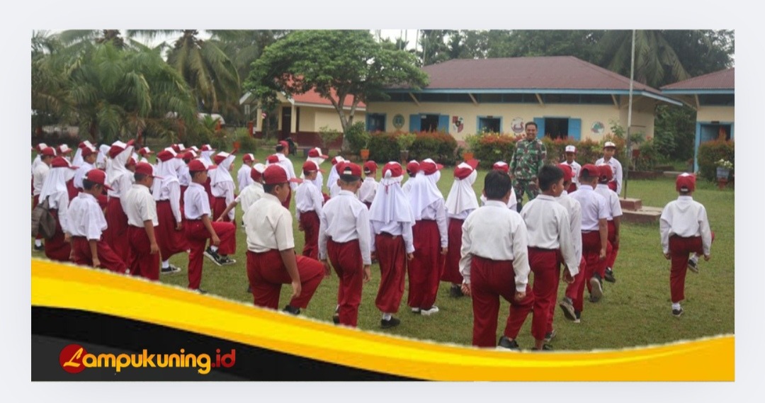 Tanamkan Kedisiplinan, Kekompakan dan Rasa Tanggung Jawab Sejak Dini Kepada Siswa SD, Satgas TMMD Ke-123 Kodim 0416/Bute  Latih PBB