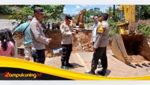 IMG_20250305_160130 Kapolres Bungo AKBP Natalena Eko Cahyono Pantau Langsung Progres Pemasangan Jembatan Bailey