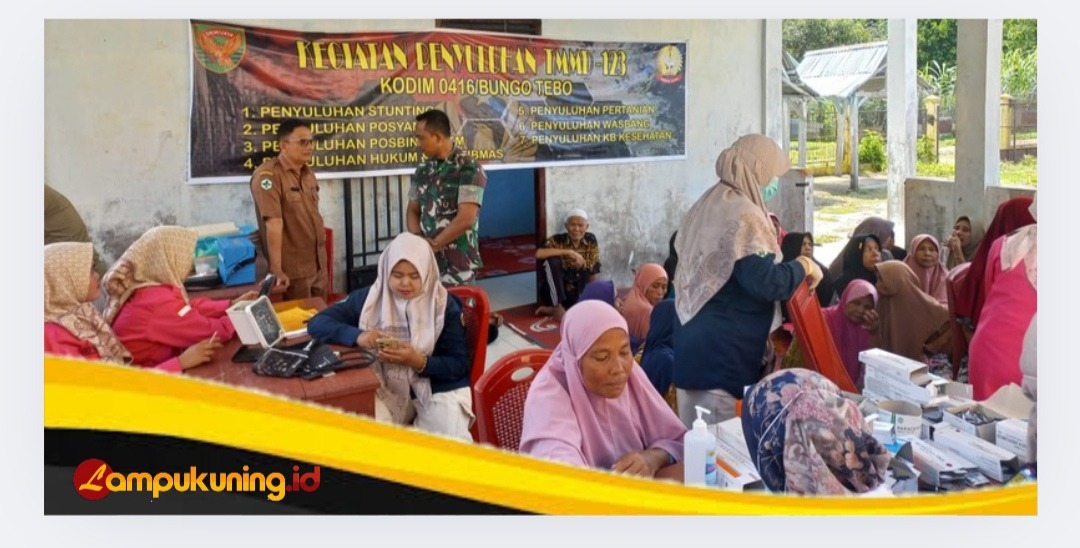 Satgas TMMD 123 Kodim 0416/Bute Bersama Puskemas Tebo Ulu Berikan Penyuluhan Posbindu PTM ke Masyarakat 