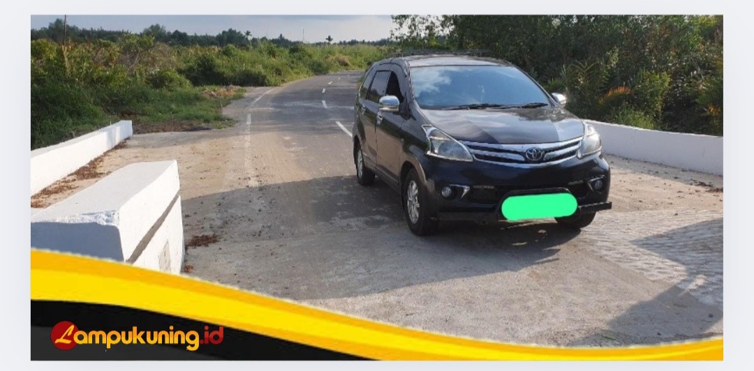 Memakan Anggaran Milyaran, Masyarakat Inginkan Bupati Tinjau Pengerjaan Oprit Jalan Yang Diduga Asal Kerja.