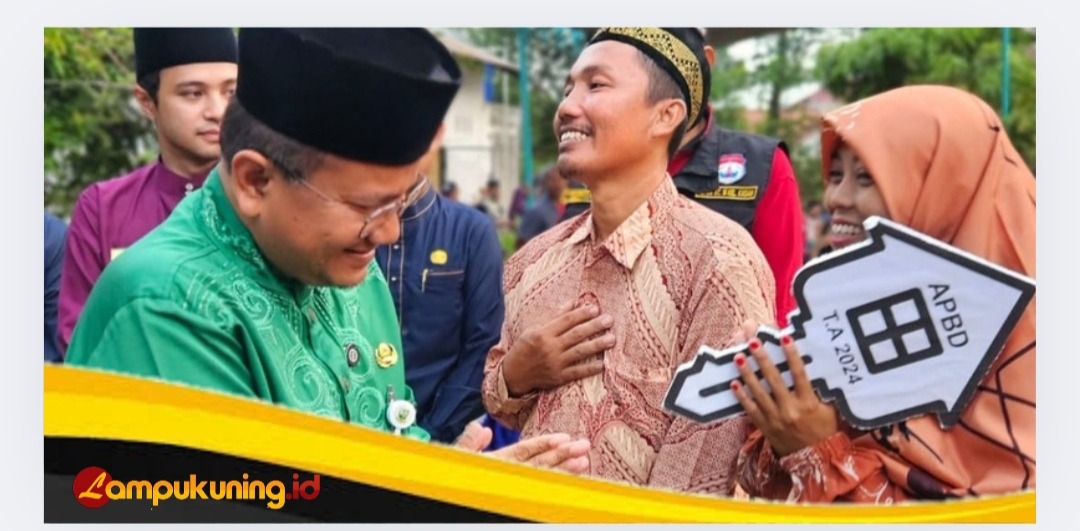 Bahagianya Penjual Cilok Menerima Rumah Huniannya Telah Dibedah oleh Pemkot Jambi
