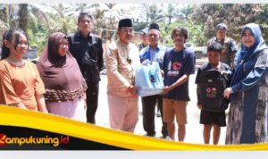 IMG_20251105_012912 Bupati Tanjab Barat Tinjau Lokasi Kebakaran di Desa Purwodadi, Serahkan Bantuan untuk Korban