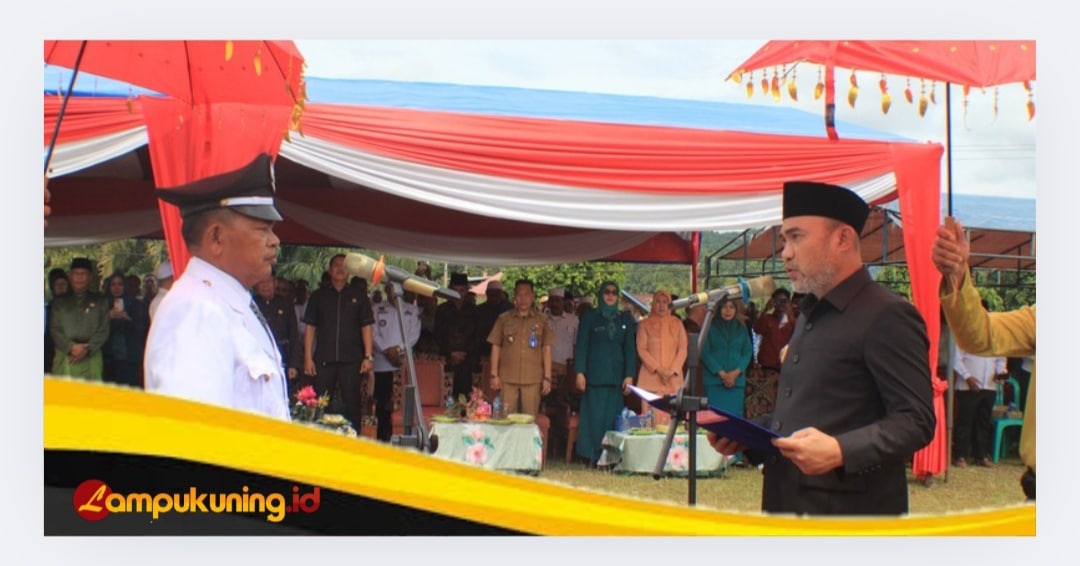 Bupati H.Dedy Putra Lantik Mahmud Sebagai Rio Dusun Baru Limbur Lubuk Mengkuang