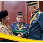 Walikotajambi-medalisemangatrimbasilver Wali Kota Jambi Dianugerahi Medali Penghargaan Semangat Rimba Silver Atas Dukungan Kepramukaan di Malaysia