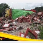 IMG_20260405_144522 Truk Trailer Siba Surya Terguling di Lintas Timur Sumatera, Arus Lalu Lintas Macet.