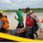 Respons Cepat Polsek Bathin II Babeko Tangani Penemuan Mayat di Sungai Batang Tebo