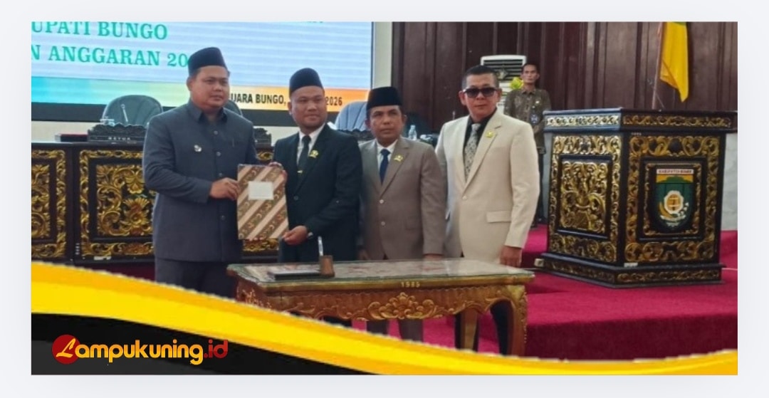 Wakil Bupati Ustadz Tri Wahyu Hidayat Hadiri Rapurna Penyampaian Rekomendasi DPRD Terhadap LKPJ Bupati TA 2025