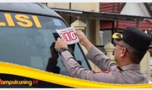 IMG_20260529_175406 Kapolres Bungo dan PJU Pasang Stiker Layanan Polisi 110 pada Kendaraan Dinas