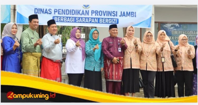 Rabu Berkah TP PKK Provinsi Jambi, Dinas Pendidikan Bagikan Sarapan Bergizi untuk Masyarakat