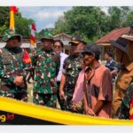 Haru Warnai TMMD Ke-129, Rumah Bapak Maskur Akhirnya Direhab Satgas TMMD Kodim 0416/Bungo Tebo