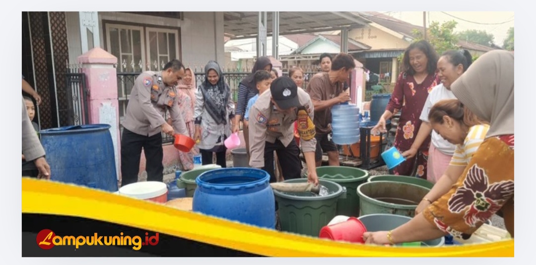 Kapolres Bungo AKBP Zamri Elfino Berikan Bantuan Air Bersih kepada Warga