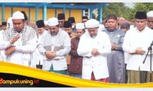 Pemkab Tanjab Barat dan Warga Gelar Shalat Istisqa, Doakan Hujan Segera Turun.