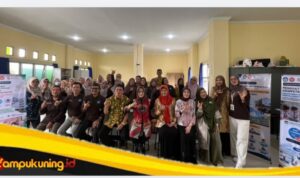 Tim Pengabdian FKIP Universitas Jambi Dampingi Guru SMAN 1 Tanjung Jabung Barat Integrasikan AI Susun Modul Ajar