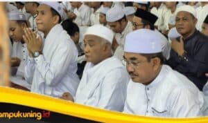 Bupati Anwar Sadat Salat Istisqa di Ponpes Al-Baqiatusholihat, Serukan Kepedulian Lingkungan dan Perbanyak Istighfar.