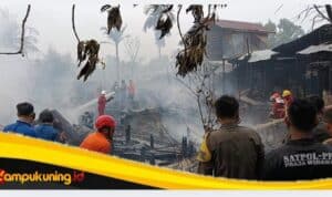 IMG_20261023_162238 Terulang Kembali, Kebakaran Hebat Saat Warga Jalankan Sholat Jumat, Delapan Rumah Terdampak.
